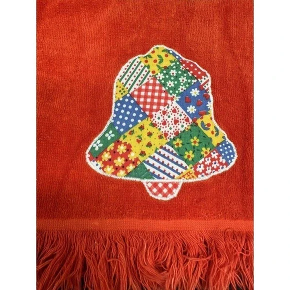 Vintage Christmas “Fine Fashion Towels” Hand Towels (2) Embroidered Bell Tree - Picture 2 of 5